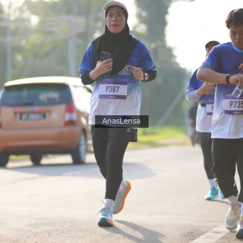 Runner Photo 3474406