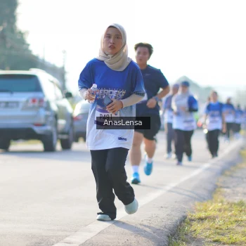 Runner Photo 3474711