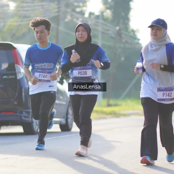 Runner Photo 3474771