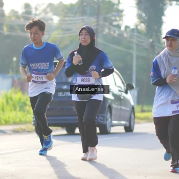 Runner Photo 3474786