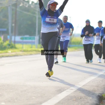 Runner Photo 3475576