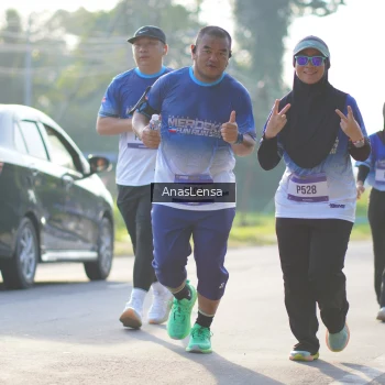 Runner Photo 3475649