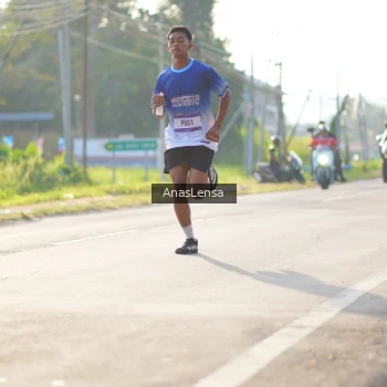 Runner Photo 3475915
