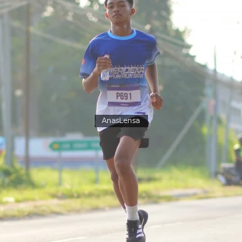 Runner Photo 3475939
