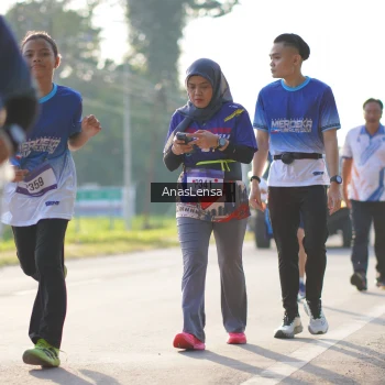 Runner Photo 3476082