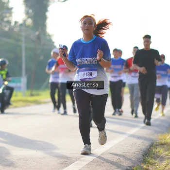 Runner Photo 3476243