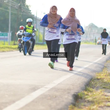 Runner Photo 3476509