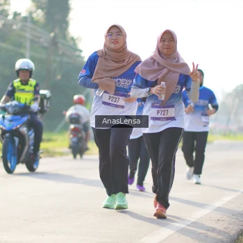 Runner Photo 3476512
