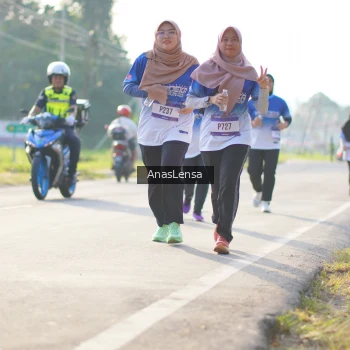 Runner Photo 3476514
