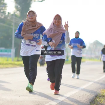 Runner Photo 3476533