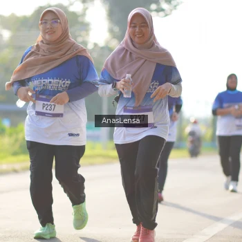 Runner Photo 3476553