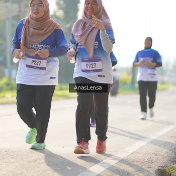 Runner Photo 3476557
