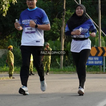 Runner Photo 3476601