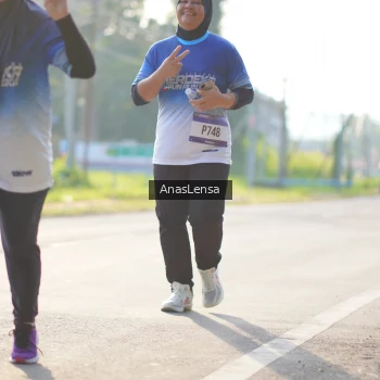 Runner Photo 3476622