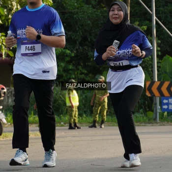 Runner Photo 3476645