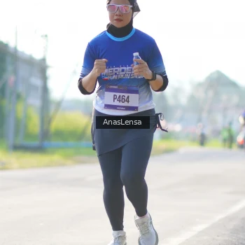 Runner Photo 3476743