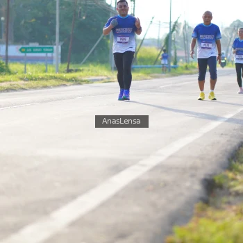 Runner Photo 3476885