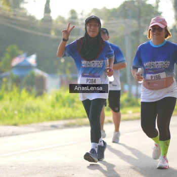 Runner Photo 3477648