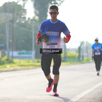 Runner Photo 3477915