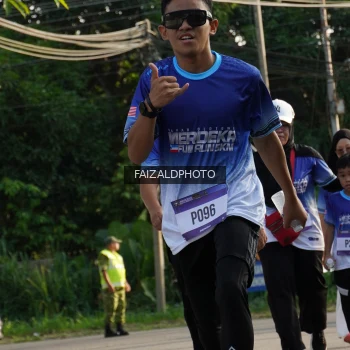 Runner Photo 3479024