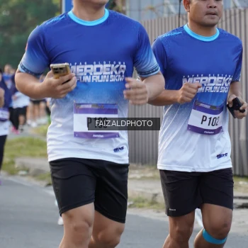 Runner Photo 3479339