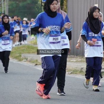 Runner Photo 3479536