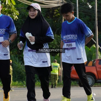 Runner Photo 3479591