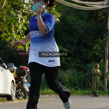 Runner Photo 3479738