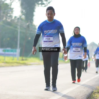 Runner Photo 3481128