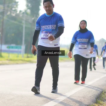 Runner Photo 3481129