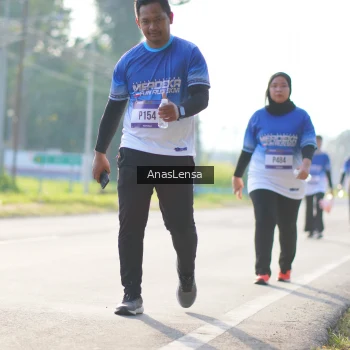Runner Photo 3481137