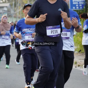 Runner Photo 3482365