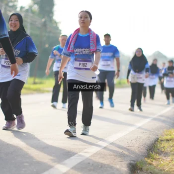 Runner Photo 3482434