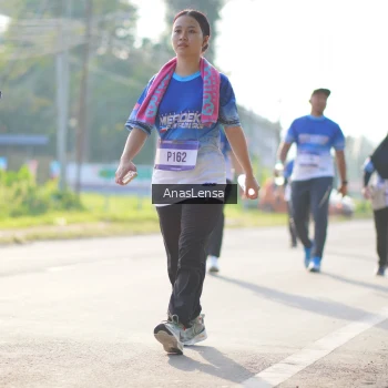 Runner Photo 3482439