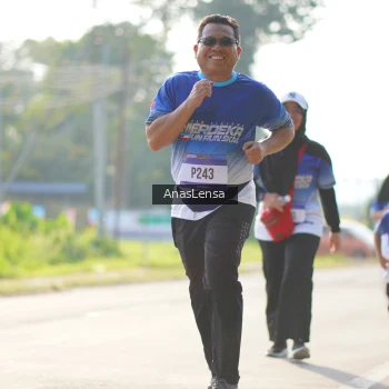 Runner Photo 3482755