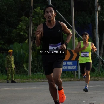 Runner Photo 3482885