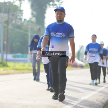 Runner Photo 3484173