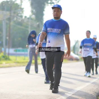 Runner Photo 3484181