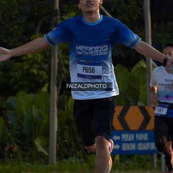 Runner Photo 3484214