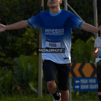 Runner Photo 3484223