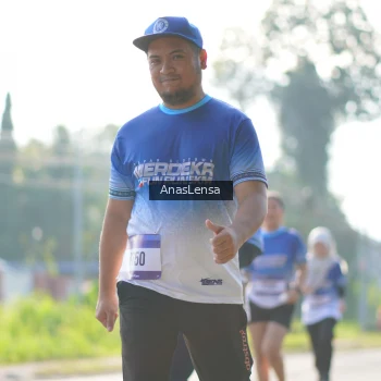 Runner Photo 3484231