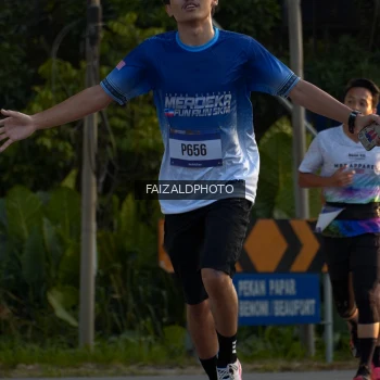 Runner Photo 3484269