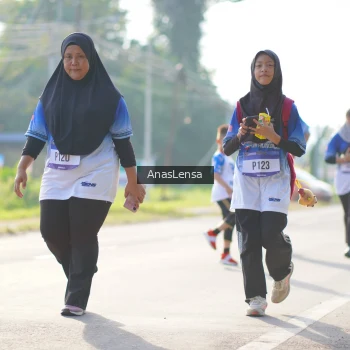 Runner Photo 3484374