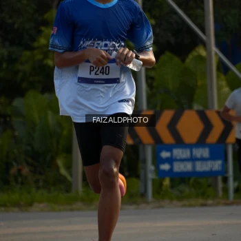 Runner Photo 3484406