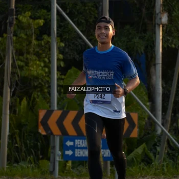 Runner Photo 3484562