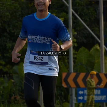 Runner Photo 3484587