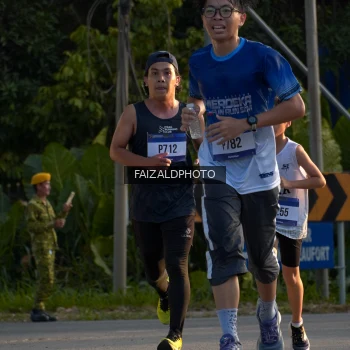 Runner Photo 3484590