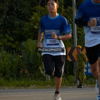 Runner Photo 3484873