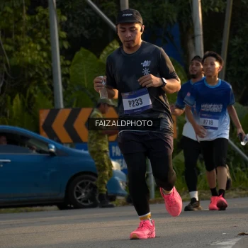 Runner Photo 3486145
