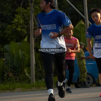 Runner Photo 3486157